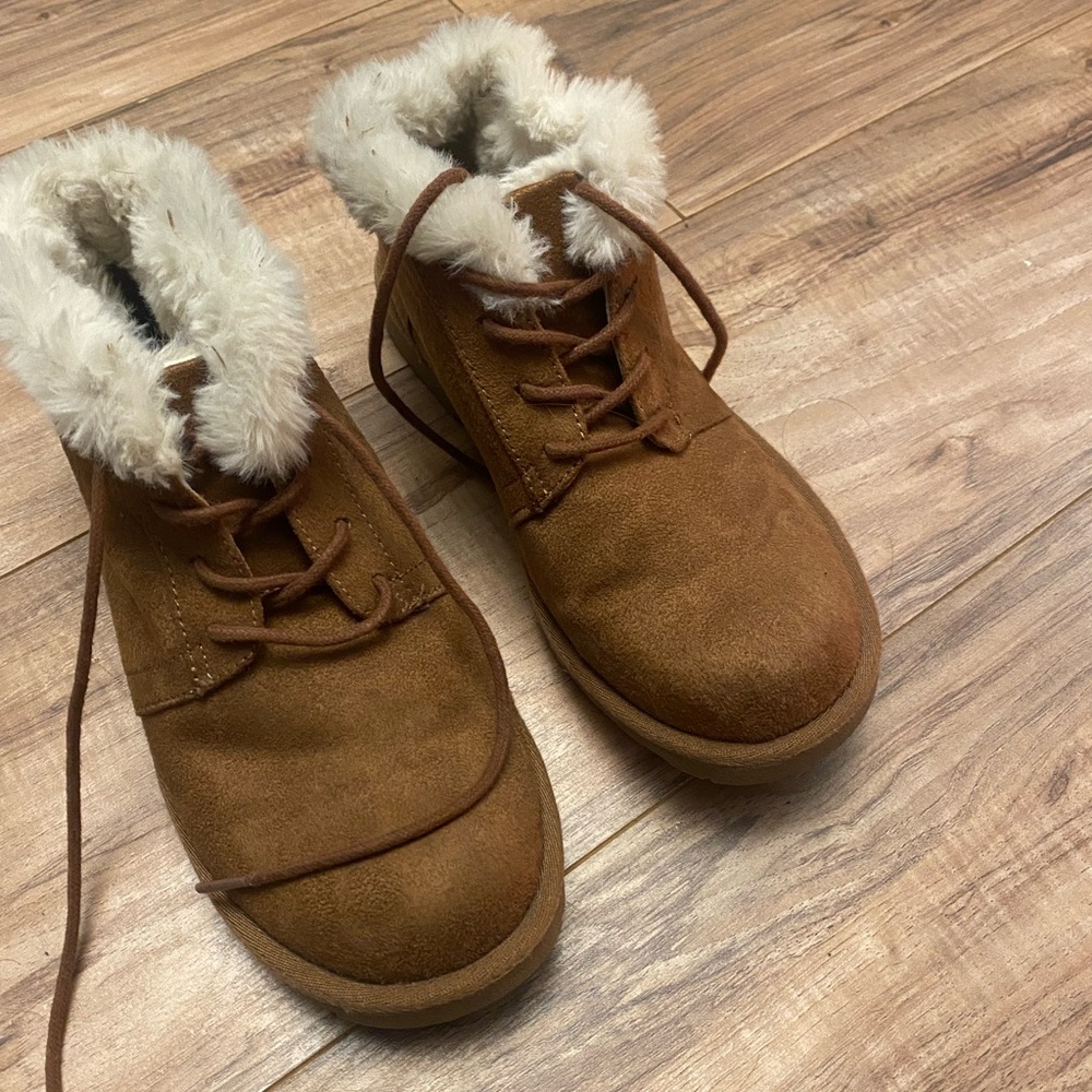makalu boots, size 7 1/2, brown.